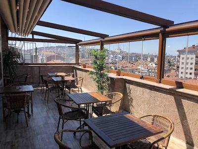 ارا پالاس هتل