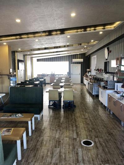 ارا پالاس هتل