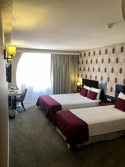 ارا پالاس هتل