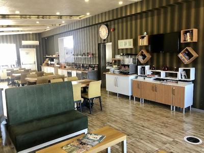 ارا پالاس هتل