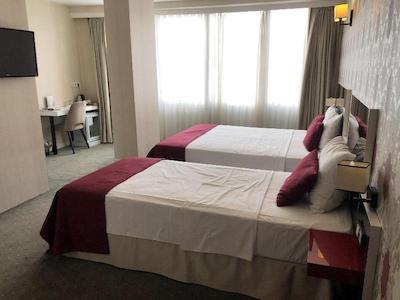 ارا پالاس هتل