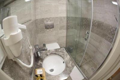 آرناوتکوی هاوس ایرپورت