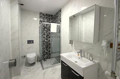 آوراسیا کویین هتل