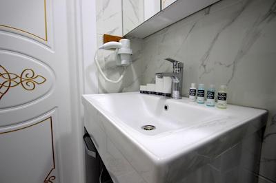 آوراسیا کویین هتل