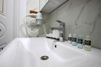 آوراسیا کویین هتل