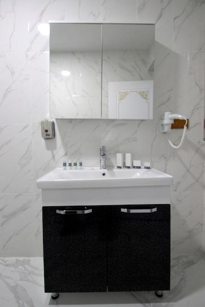 آوراسیا کویین هتل