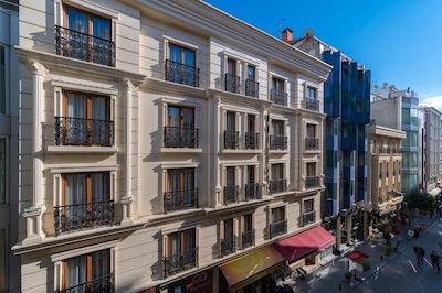 ویزیون دلوکس هتل