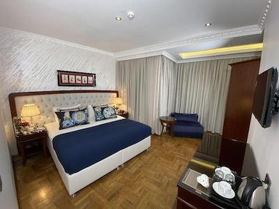 فور دورز هتل