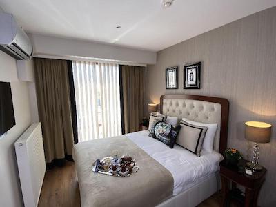 فور دورز هتل