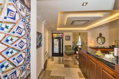 فور دورز هتل