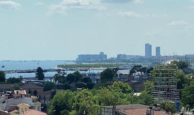 فور دورز هتل