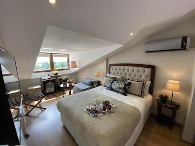 فور دورز هتل