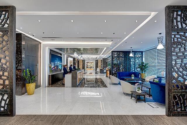 ROYAL CONTINENTAL SUITES