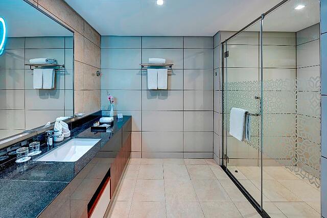 ROYAL CONTINENTAL SUITES