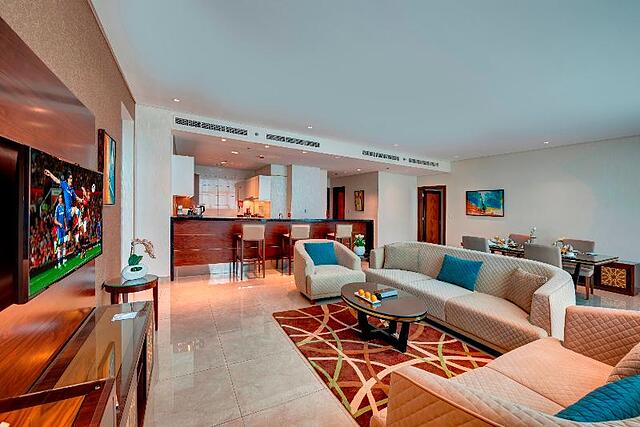 ROYAL CONTINENTAL SUITES