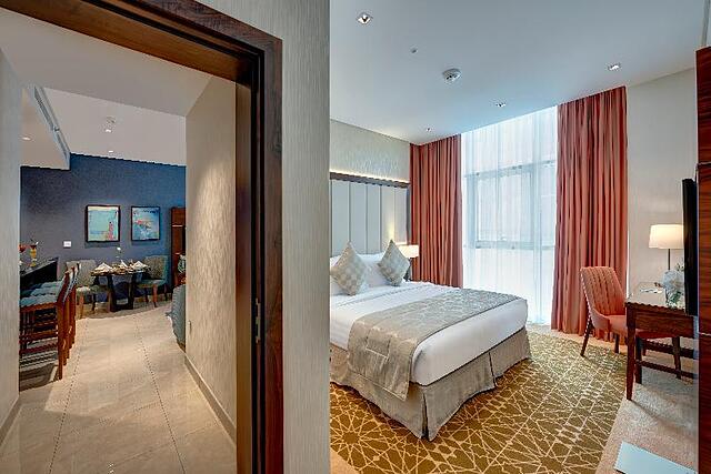 ROYAL CONTINENTAL SUITES