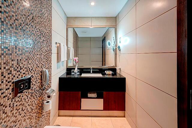 ROYAL CONTINENTAL SUITES