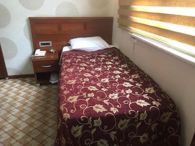 گرند مرین ایرپورت هتل