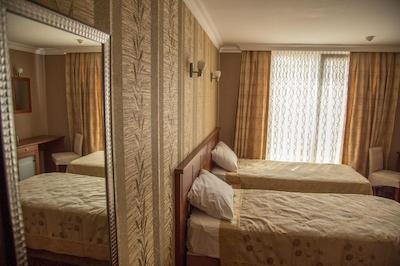 گرند مرین ایرپورت هتل