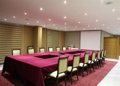 گرند مرین ایرپورت هتل