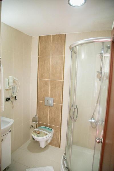 گرند مرین ایرپورت هتل