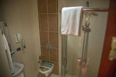 گرند مرین ایرپورت هتل