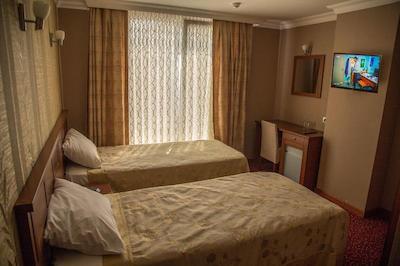 گرند مرین ایرپورت هتل