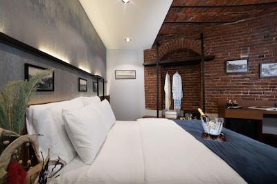 هتل دکاموندو