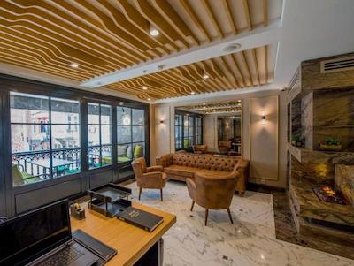 هوملایک هتل