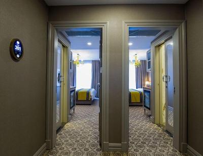 هوملایک هتل