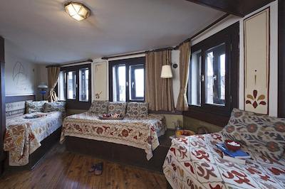 هتل امپرس زو