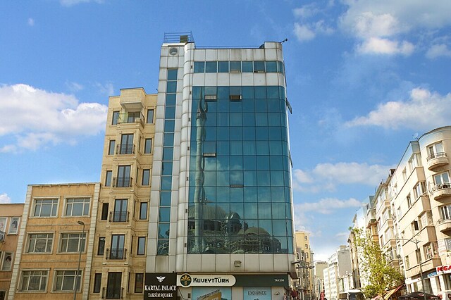 کارتال پالاس تکسیم اسکویر