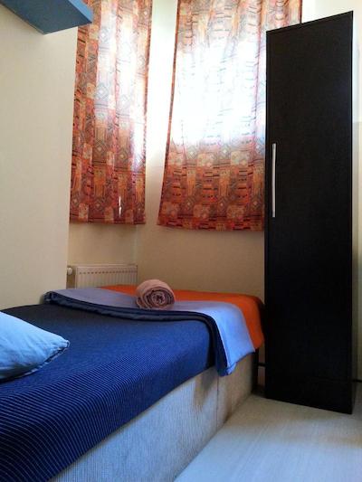 تکسیم هاستل