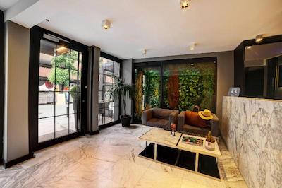 کپیتال سویتز هتل