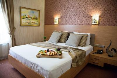 رایز آرون بیزینس هتل مرتر