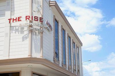 رایز آرون بیزینس هتل مرتر