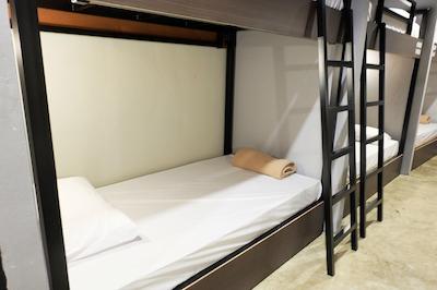 این استیشنز هاستل