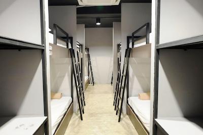 این استیشنز هاستل