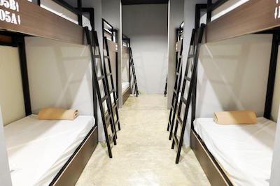 این استیشنز هاستل