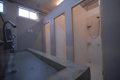 این استیشنز هاستل