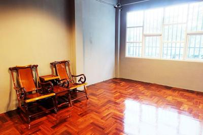 این استیشنز هاستل