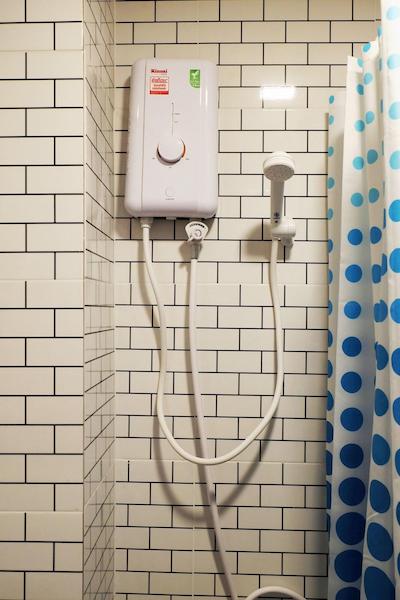 این استیشنز هاستل