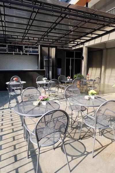 این استیشنز هاستل