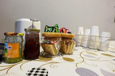 این استیشنز هاستل