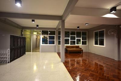 این استیشنز هاستل