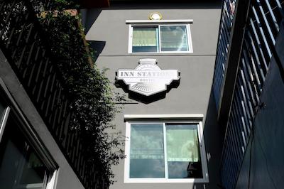 این استیشنز هاستل