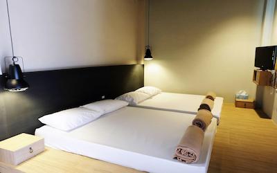 این استیشنز هاستل