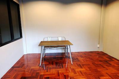 این استیشنز هاستل