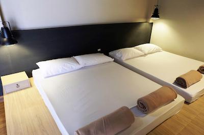 این استیشنز هاستل