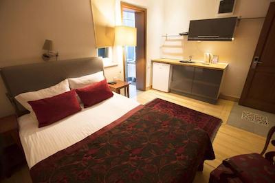 نامبر ۱۱ هتل آپارتمنتز